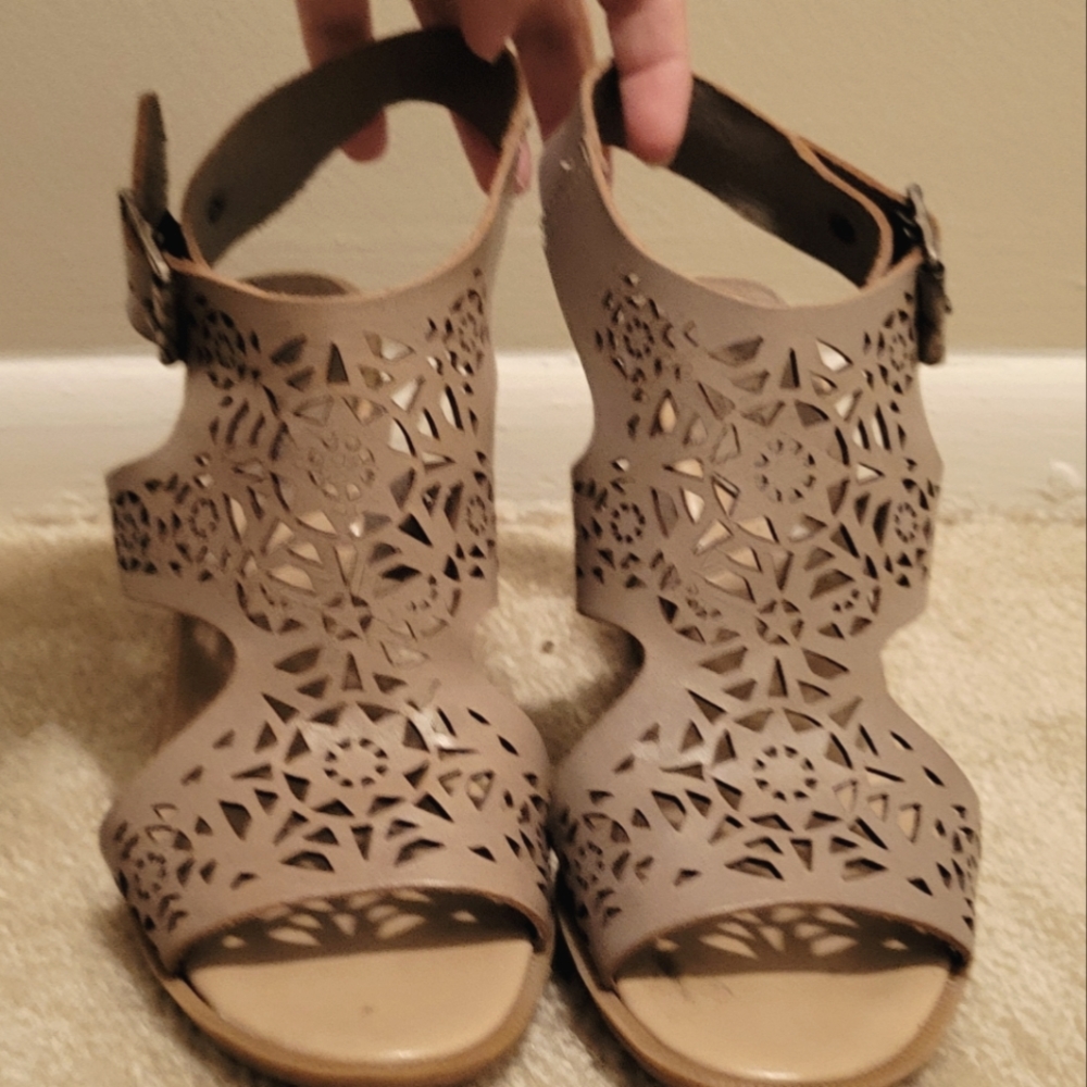 Barbara Barbieri cutout heels